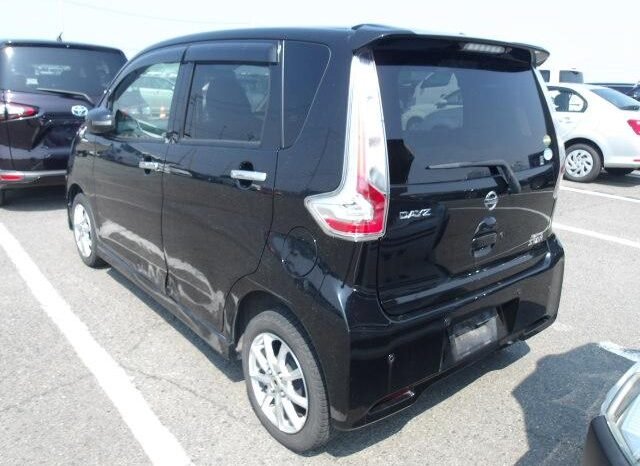 
								Nissan Dayz Highway Star 2018 full									