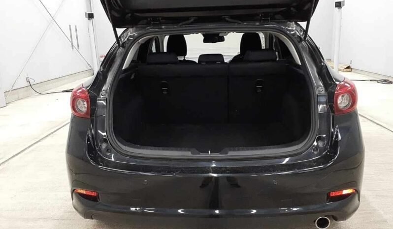 
								Mazda Axela Sports 2018 Diesel full									
