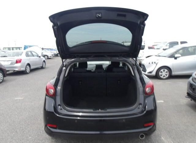 
								Mazda Axela Sports 2018 Diesel full									