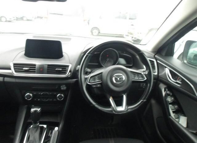 
								Mazda Axela Sports 2018 Diesel full									