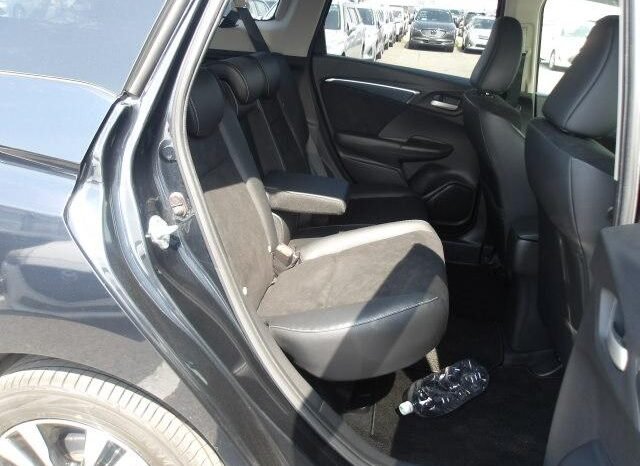 
								Honda Fit Shuttle 2018 Hybird full									
