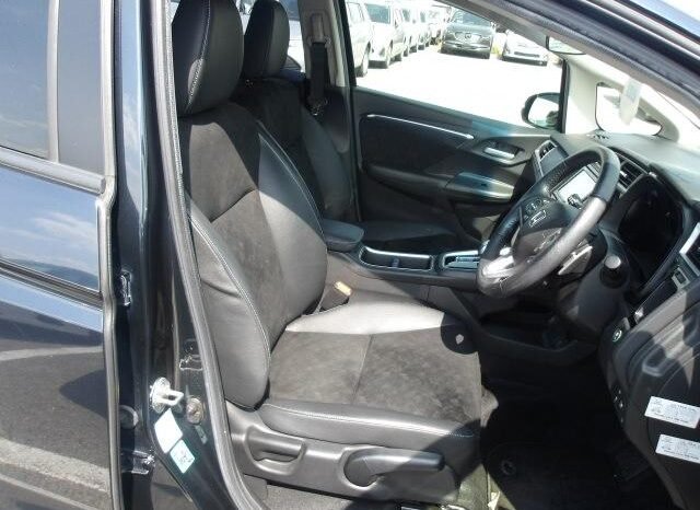 
								Honda Fit Shuttle 2018 Hybird full									
