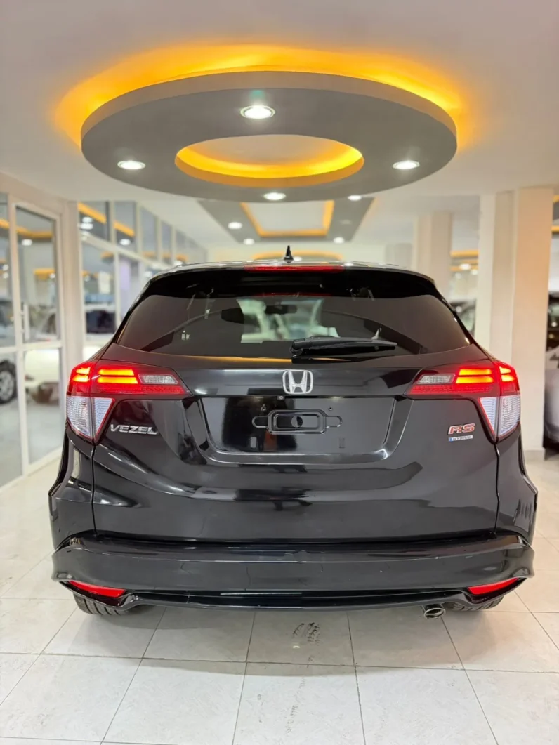 
								Honda Vezel RS Hybrid 2018 full									