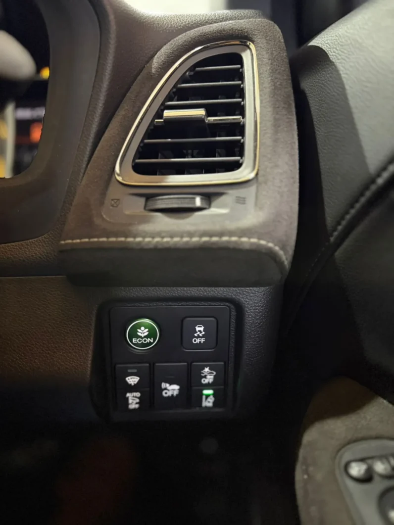 
								Honda Vezel RS Hybrid 2018 full									