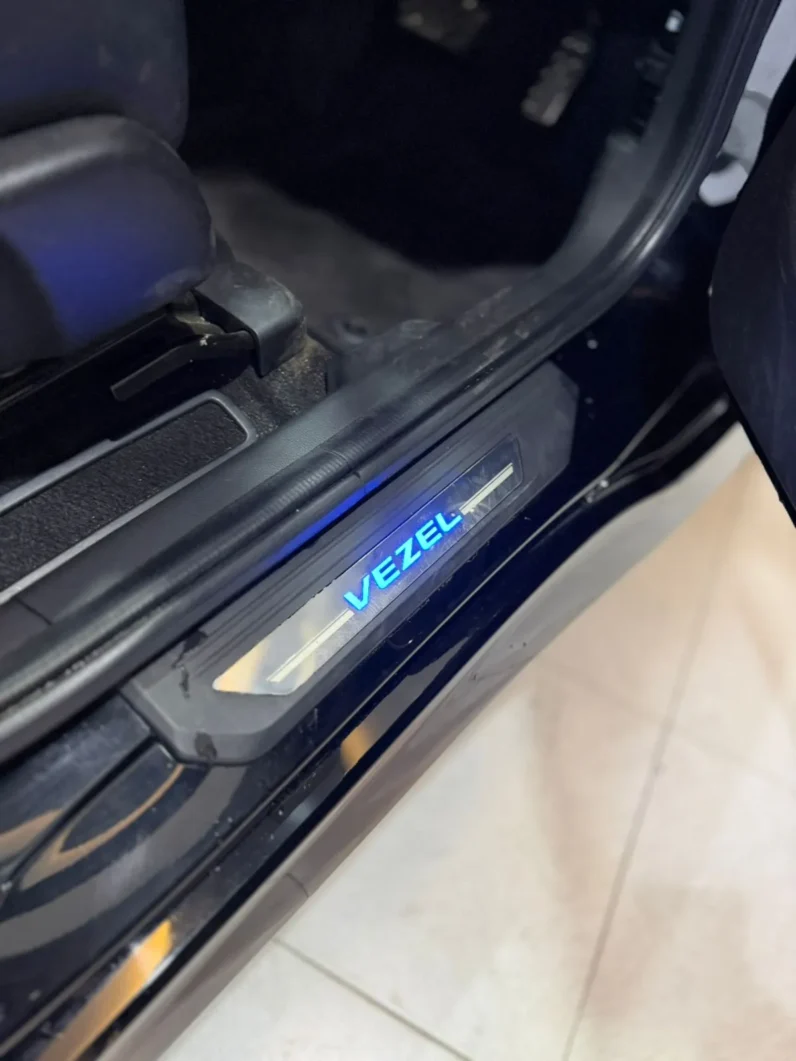 
								Honda Vezel RS Hybrid 2018 full									