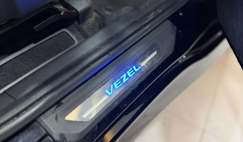 
								Honda Vezel RS Hybrid 2018 full									