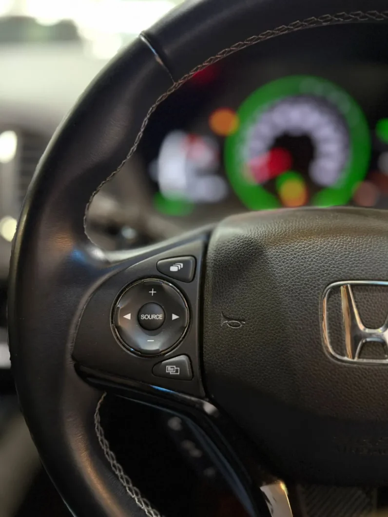 
								Honda Vezel RS Hybrid 2018 full									