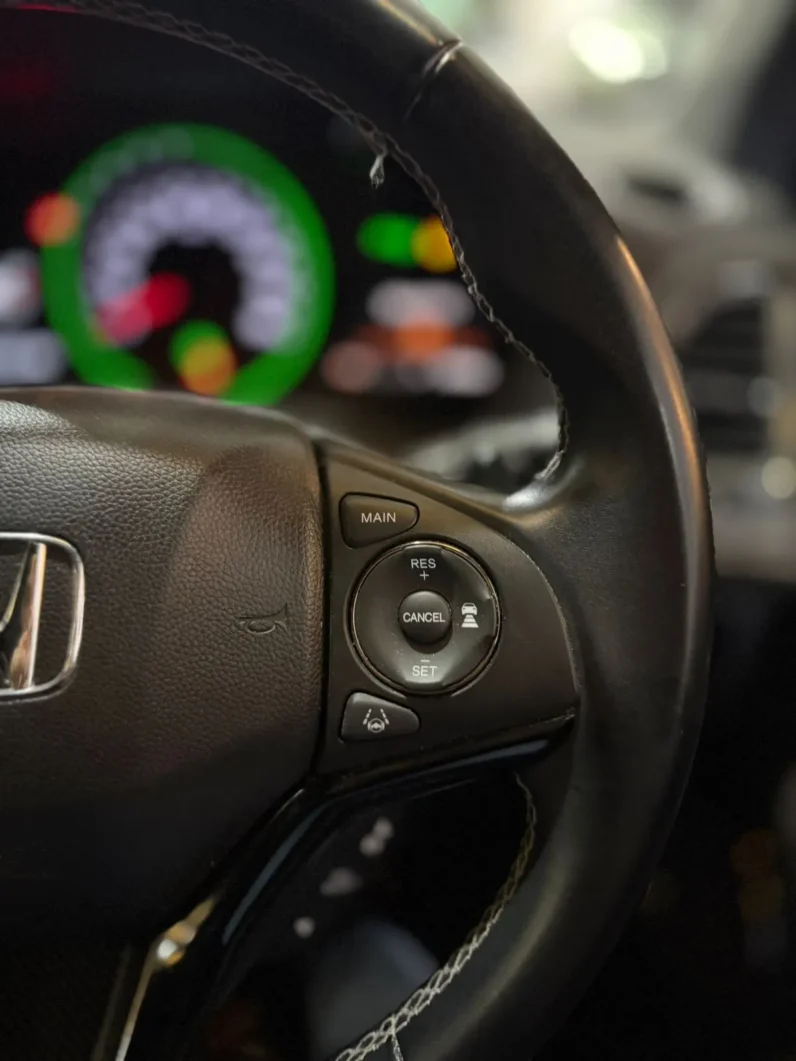 
								Honda Vezel RS Hybrid 2018 full									