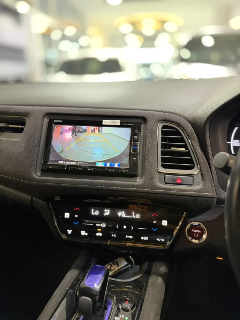 
								Honda Vezel RS Hybrid 2018 full									