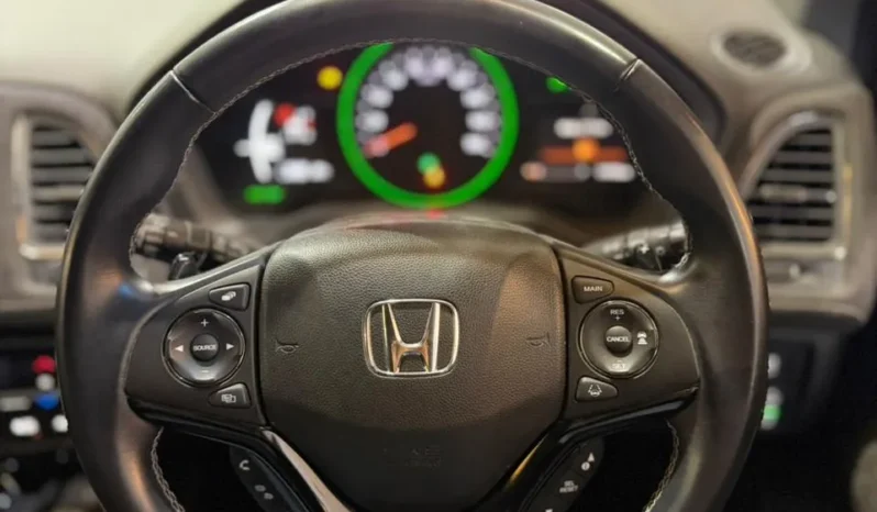 
								Honda Vezel RS Hybrid 2018 full									