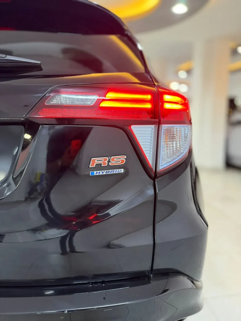 
								Honda Vezel RS Hybrid 2018 full									