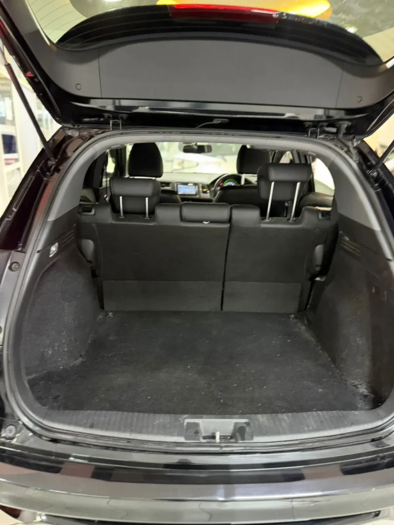 
								Honda Vezel RS Hybrid 2018 full									