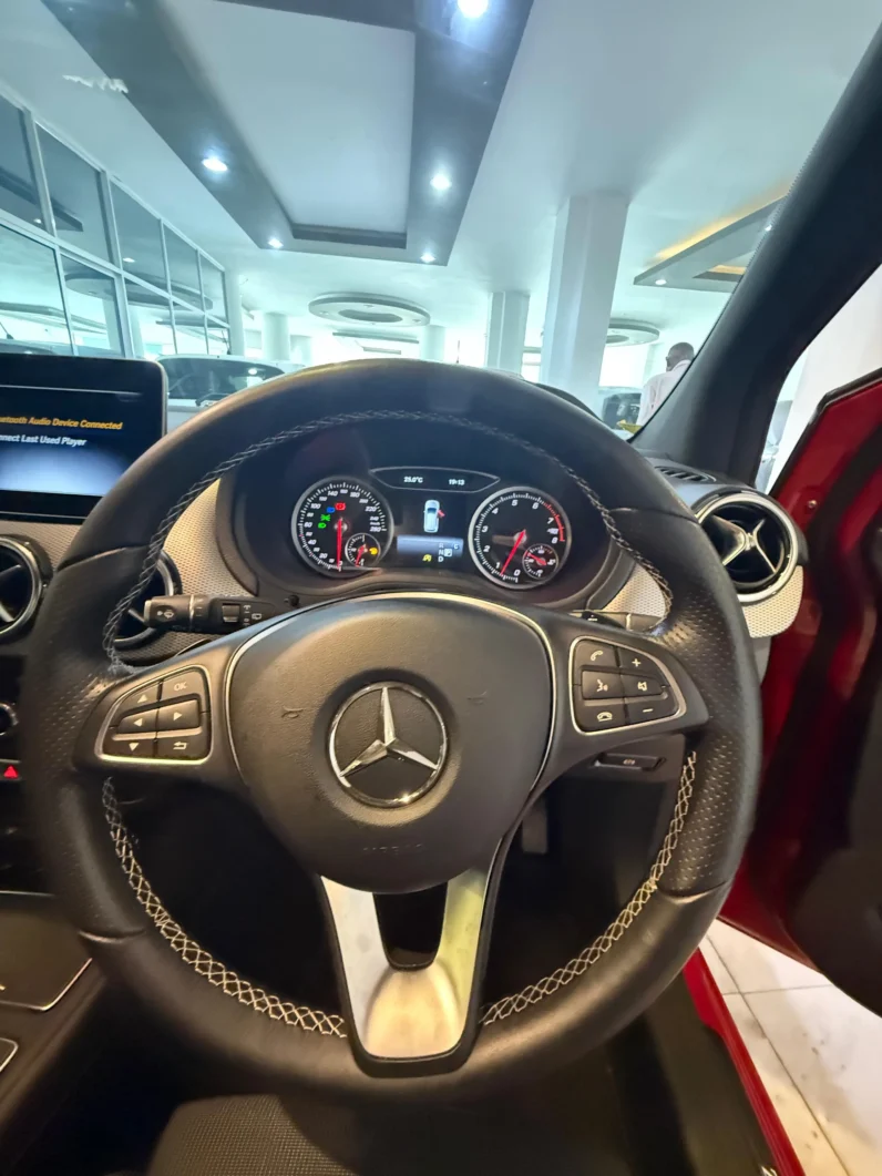 
								Mercedes Benz B-180 AMG 2018 full									
