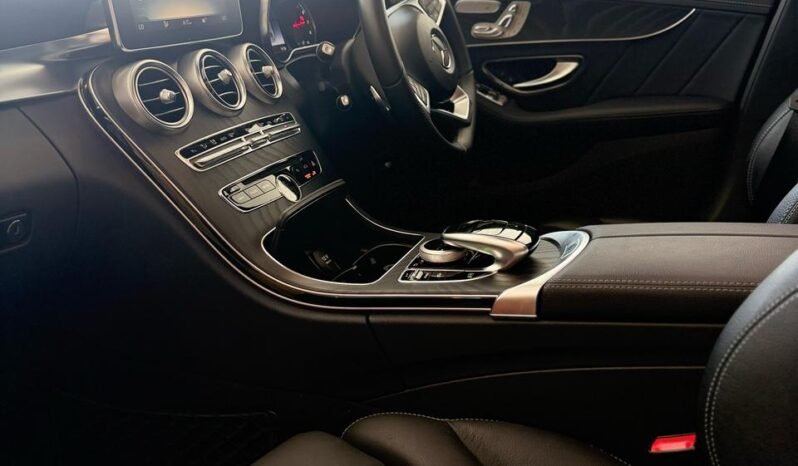 
								Mercedes Benz C-200 AMG 2019 full									
