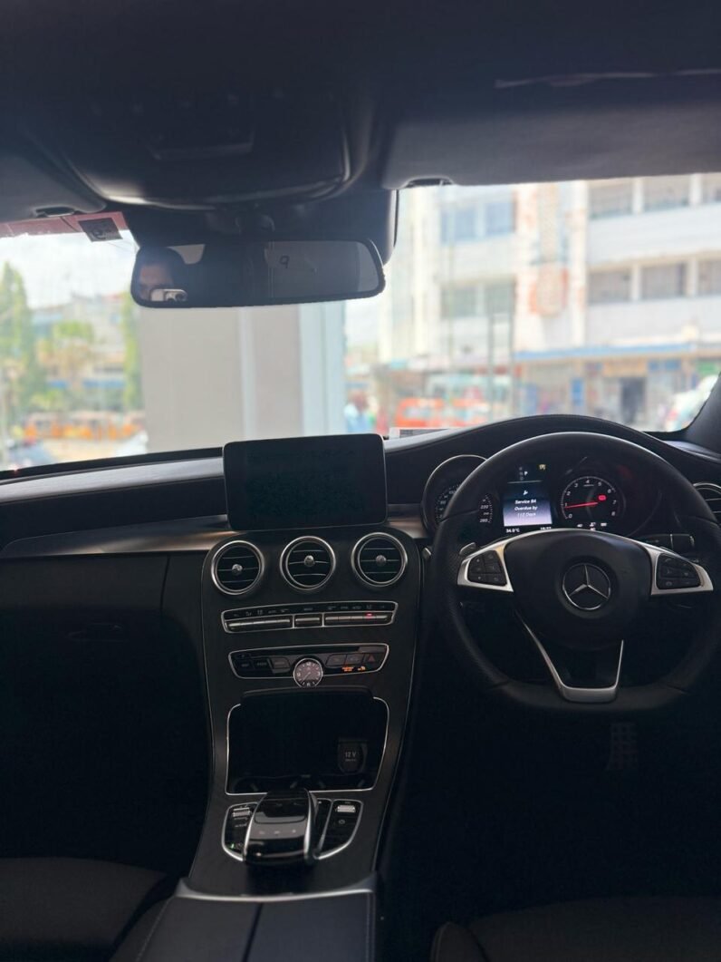 
								Mercedes Benz C-200 AMG 2019 full									
