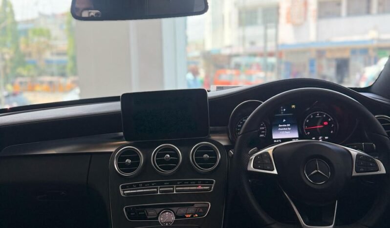 
								Mercedes Benz C-200 AMG 2019 full									