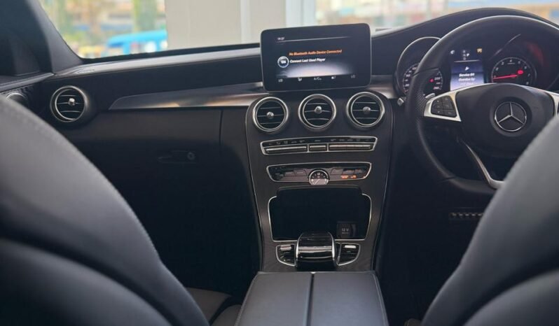 
								Mercedes Benz C-200 AMG 2019 full									