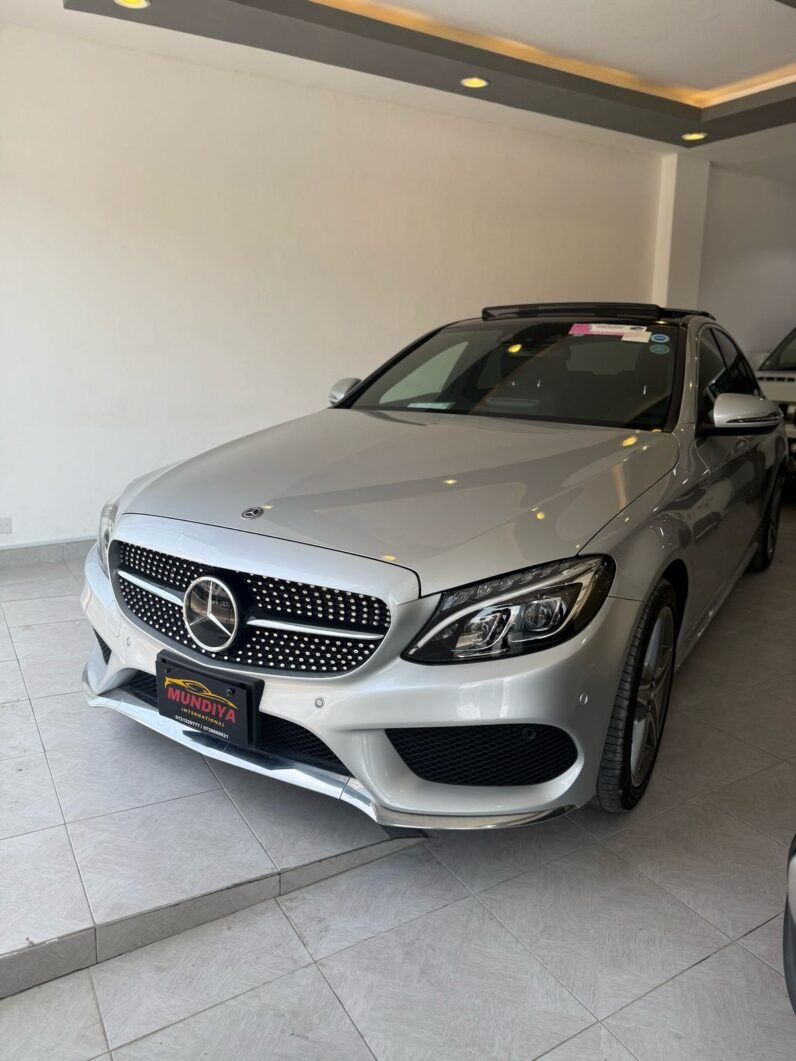 
								Mercedes Benz C-200 AMG 2019 full									