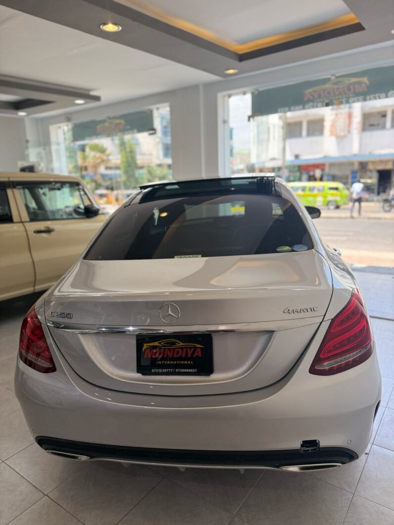 
								Mercedes Benz C-200 AMG 2019 full									