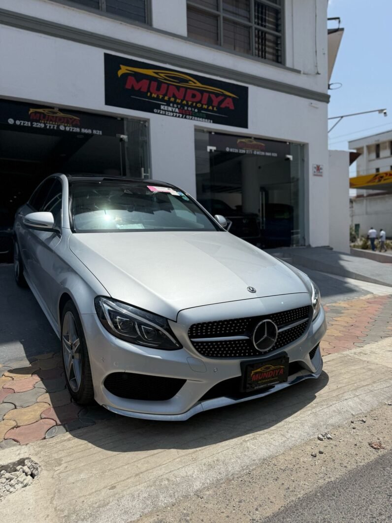 
								Mercedes Benz C-200 AMG 2019 full									