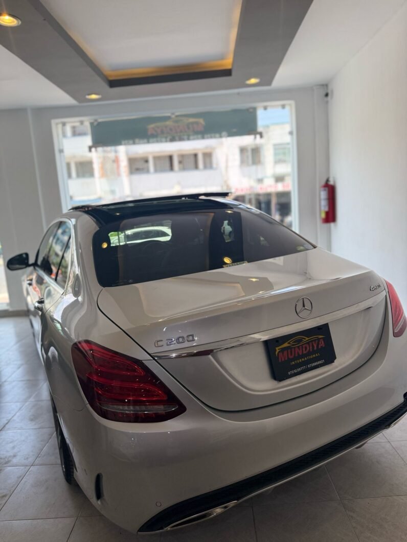 
								Mercedes Benz C-200 AMG 2019 full									