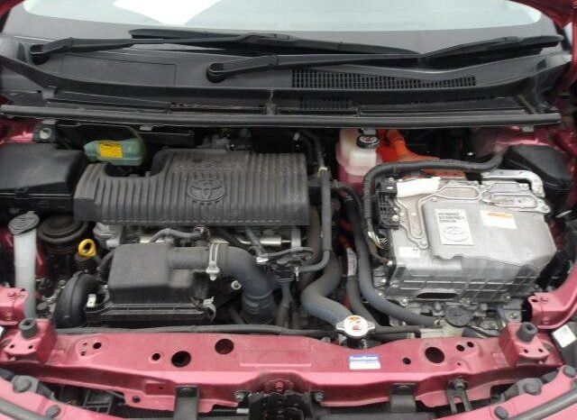 
								Toyota Sienta Hybrid 2018 full									
