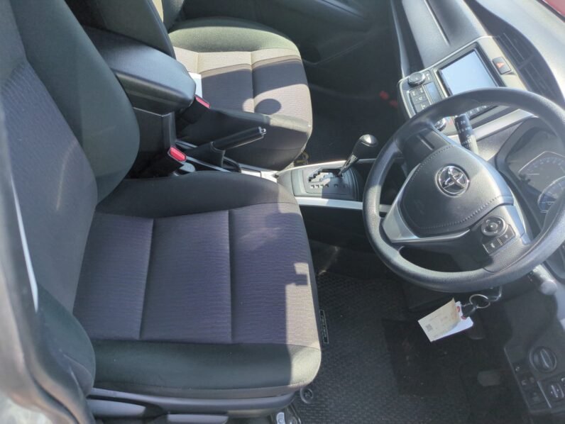 
								Toyota Corolla Fielder Hybrid 2018 full									