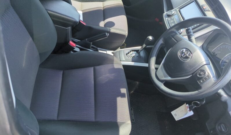 
								Toyota Corolla Fielder Hybrid 2018 full									