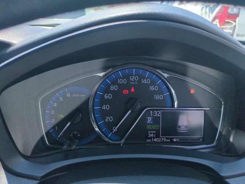 
								Toyota Corolla Fielder Hybrid 2018 full									