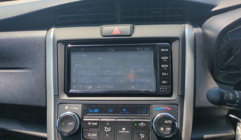 
								Toyota Corolla Fielder Hybrid 2018 full									