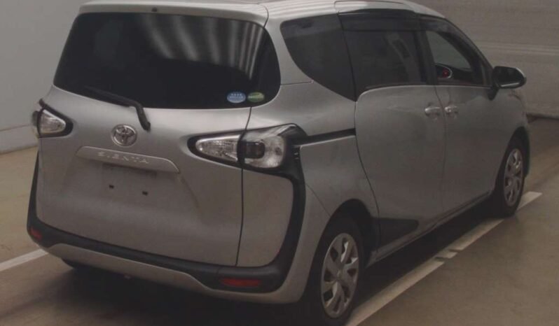 
								Toyota Sienta 2018 full									