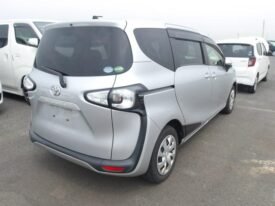 Toyota Sienta 2018