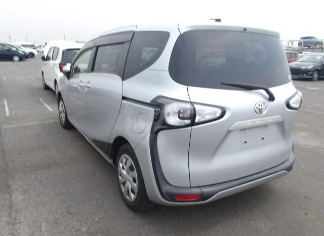 
								Toyota Sienta 2018 full									