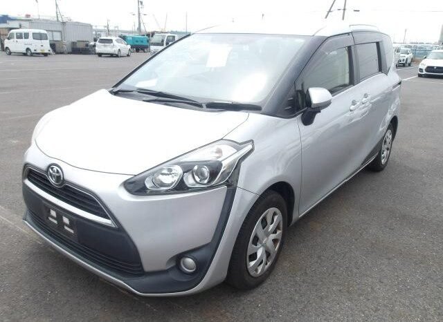 
								Toyota Sienta 2018 full									