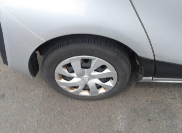
								Toyota Sienta 2018 full									