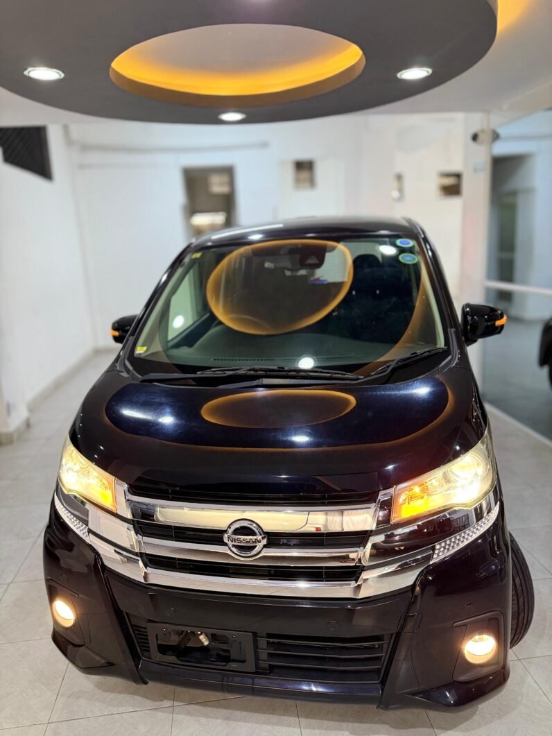 
								Nissan Dayz Highway Star 2018 full									