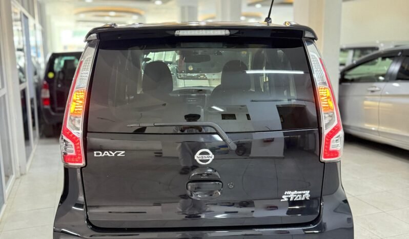 
								Nissan Dayz Highway Star 2018 full									