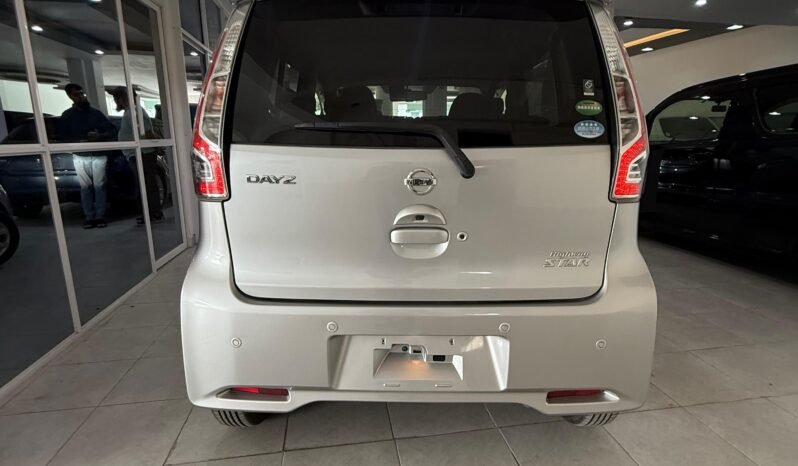 
								Nissan Dayz Highway Star 2018 full									