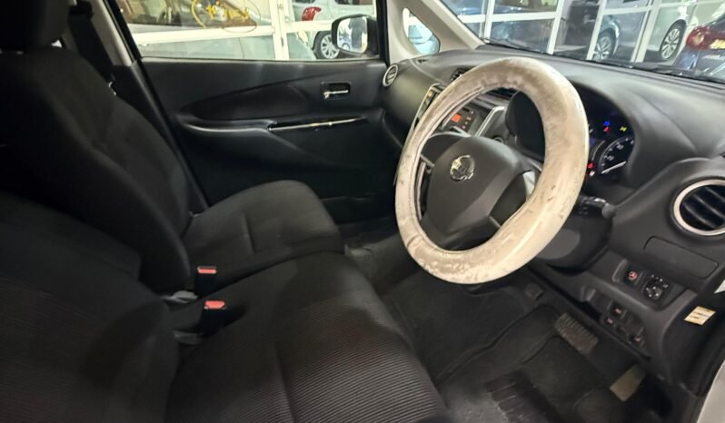 
								Nissan Dayz Highway Star 2018 full									