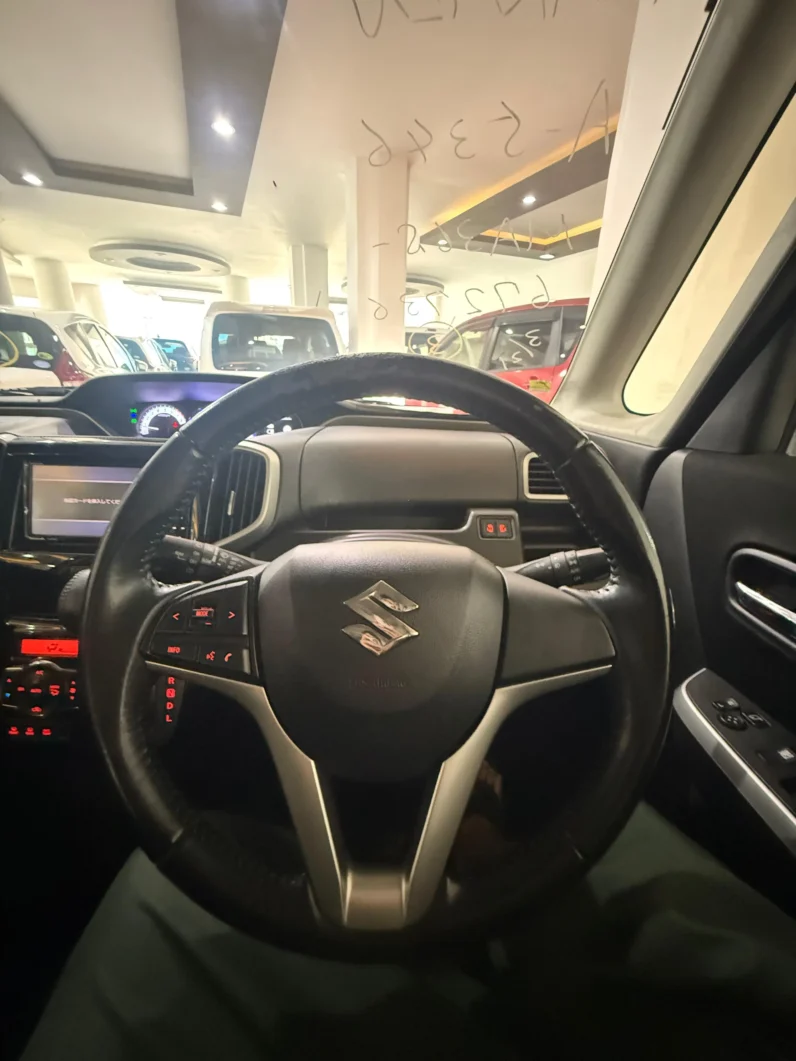 
								Suzuki Solio Bandit Hybrid 2018 full									
