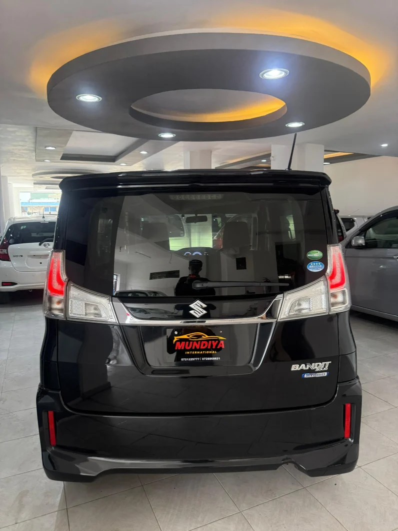 
								Suzuki Solio Bandit Hybrid 2018 full									