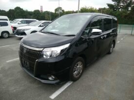 Toyota Esquire 2017
