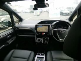 Toyota Esquire 2017