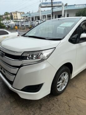 Toyota Noah 2018