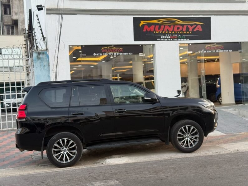 
								Toyota Land Cruiser Prado TXL 2019 full									