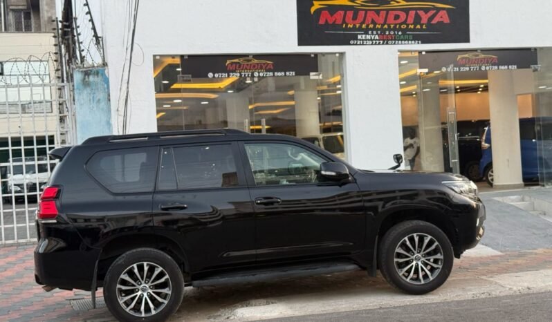 
								Toyota Land Cruiser Prado TXL 2019 full									