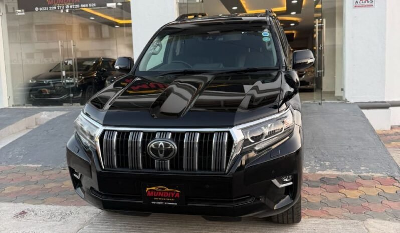 
								Toyota Land Cruiser Prado TXL 2019 full									