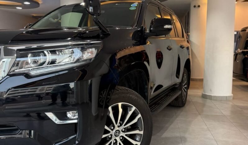 
								Toyota Land Cruiser Prado TXL 2019 full									