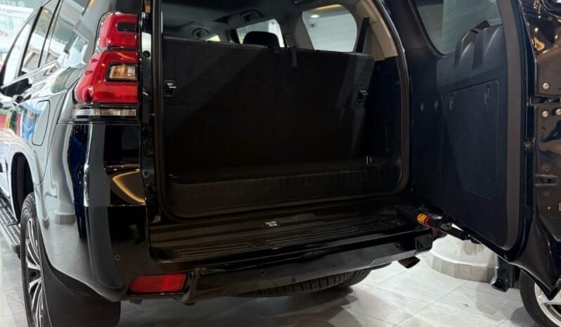 
								Toyota Land Cruiser Prado TXL 2019 full									