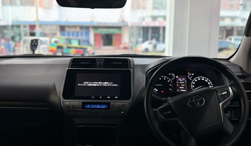 
								Toyota Land Cruiser Prado TXL 2019 full									